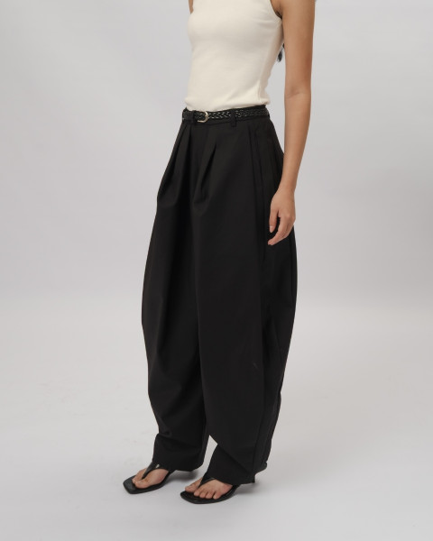Aksa Barrel Pants With Belt Black