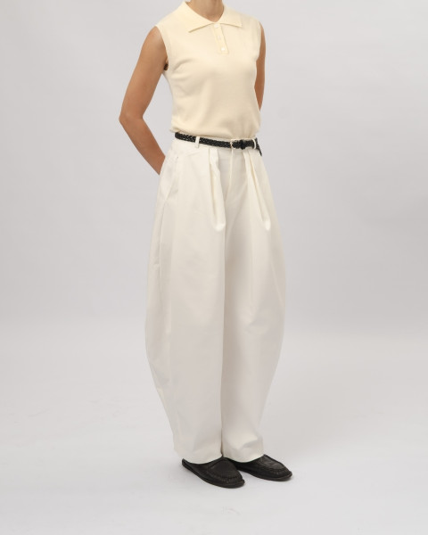 Aksa Barrel Pants With Belt White